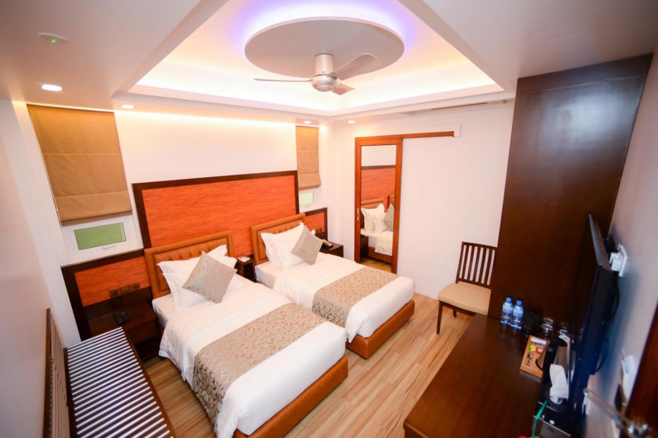 Osmium Hotel Хулхумале Екстериор снимка