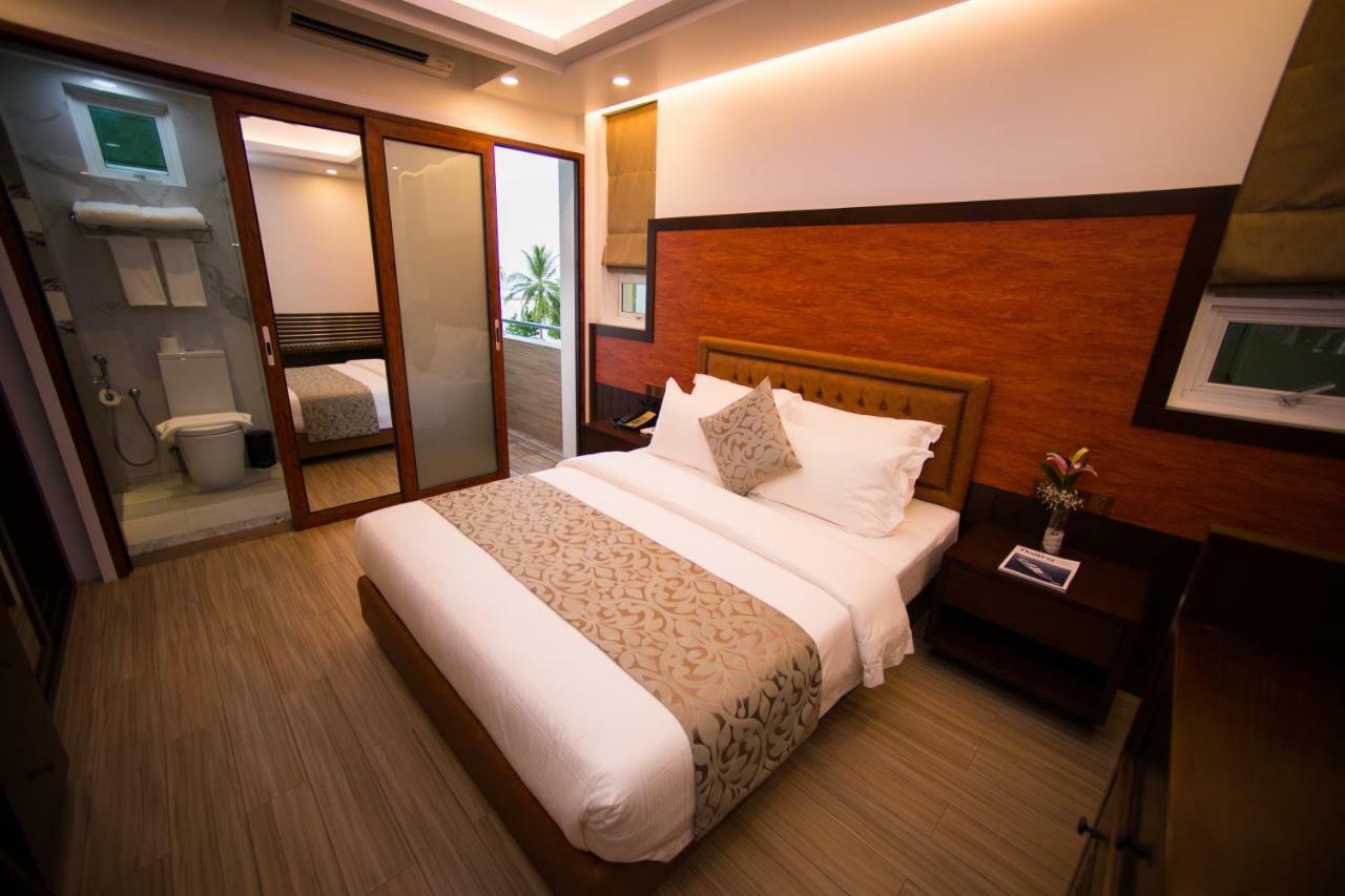 Osmium Hotel Хулхумале Екстериор снимка